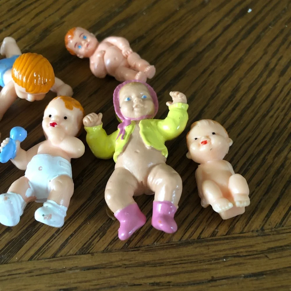 Assorted Dollhouse Babies - Picture 4 of 6